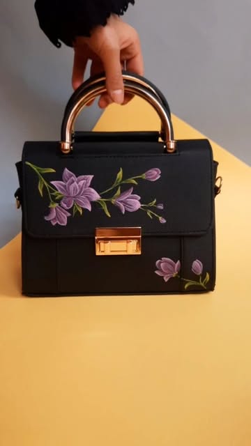 کیف دستی چرمی هنر دست رنگ ثابت طرح نغمه بنفشه