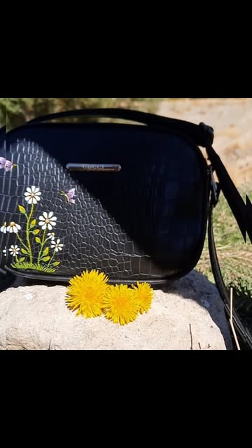 کیف دستی چرم مصنوعی  هنر دست با طرح بابونه